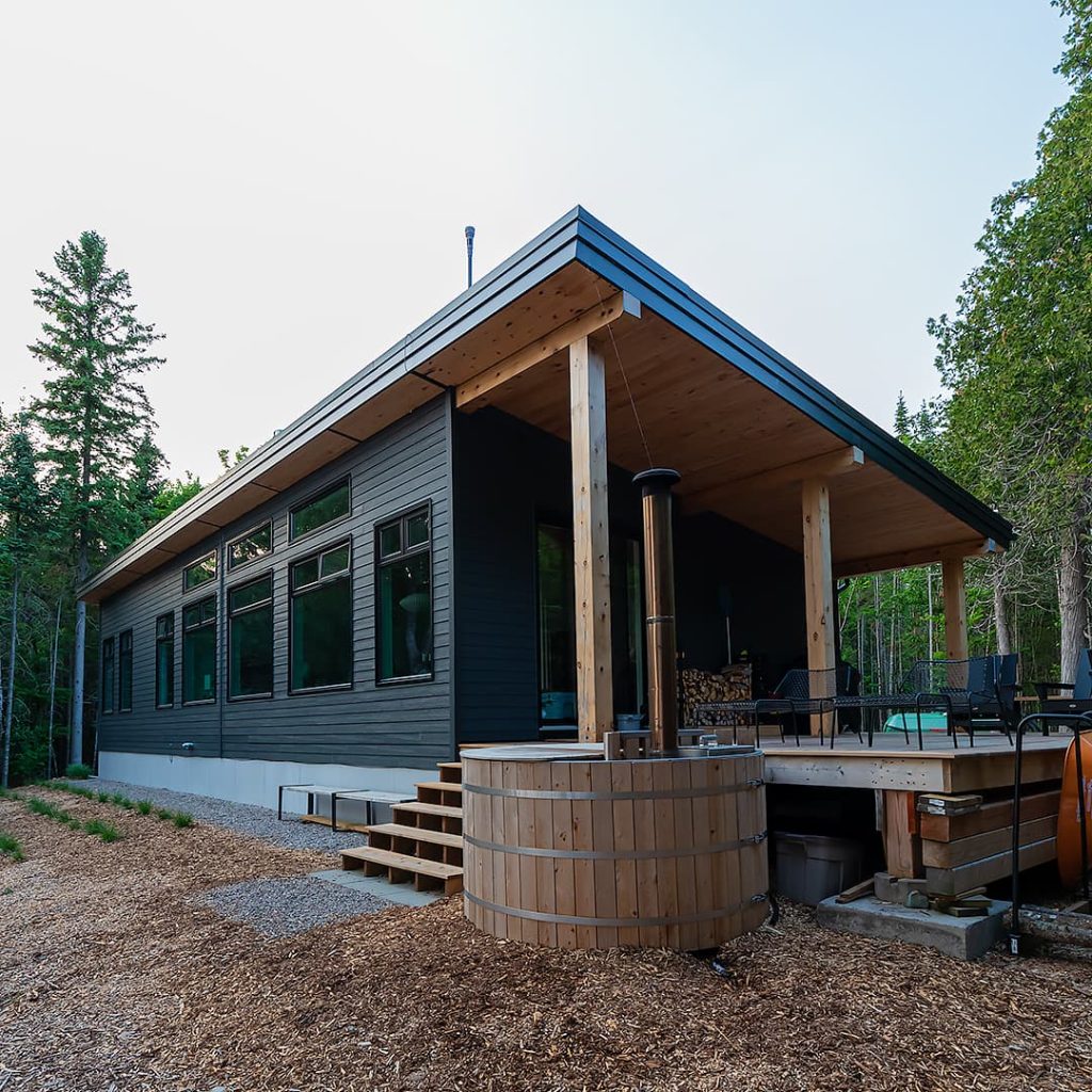 Modern Lakeside Cottage